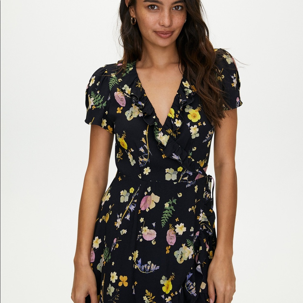 NWT Aritzia Ruffle Floral Wrap Dress